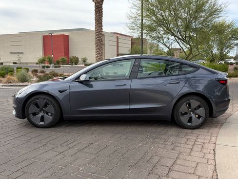 Used 2022 Tesla Model 3 RWD image 5