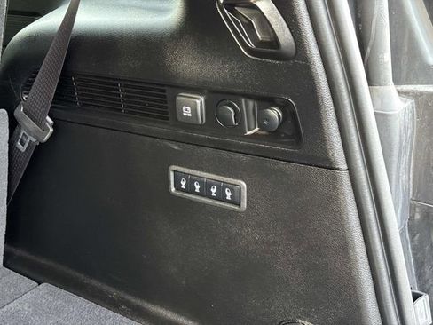 Used 2025 Jeep Wagoneer Series II image 16