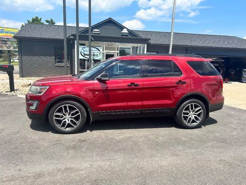 Used 2016 Ford Explorer Sport w/ Equipment Group 401A AWD/4WD image 5