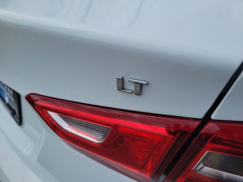 Used 2023 Chevrolet Malibu LT FWD image 6