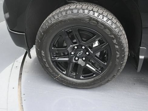 Used 2026 Chevrolet Silverado 1500 RST w/ RST Select Package RWD image 9