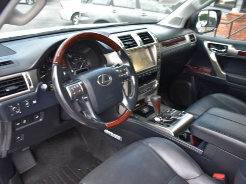 Used 2018 Lexus GX 460 Luxury AWD/4WD image 10