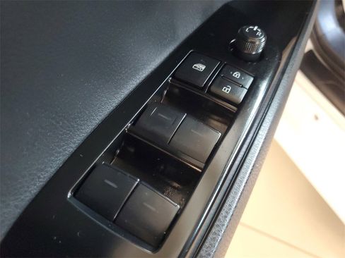 Used 2025 Toyota Camry LE w/ Convenience Package image 18