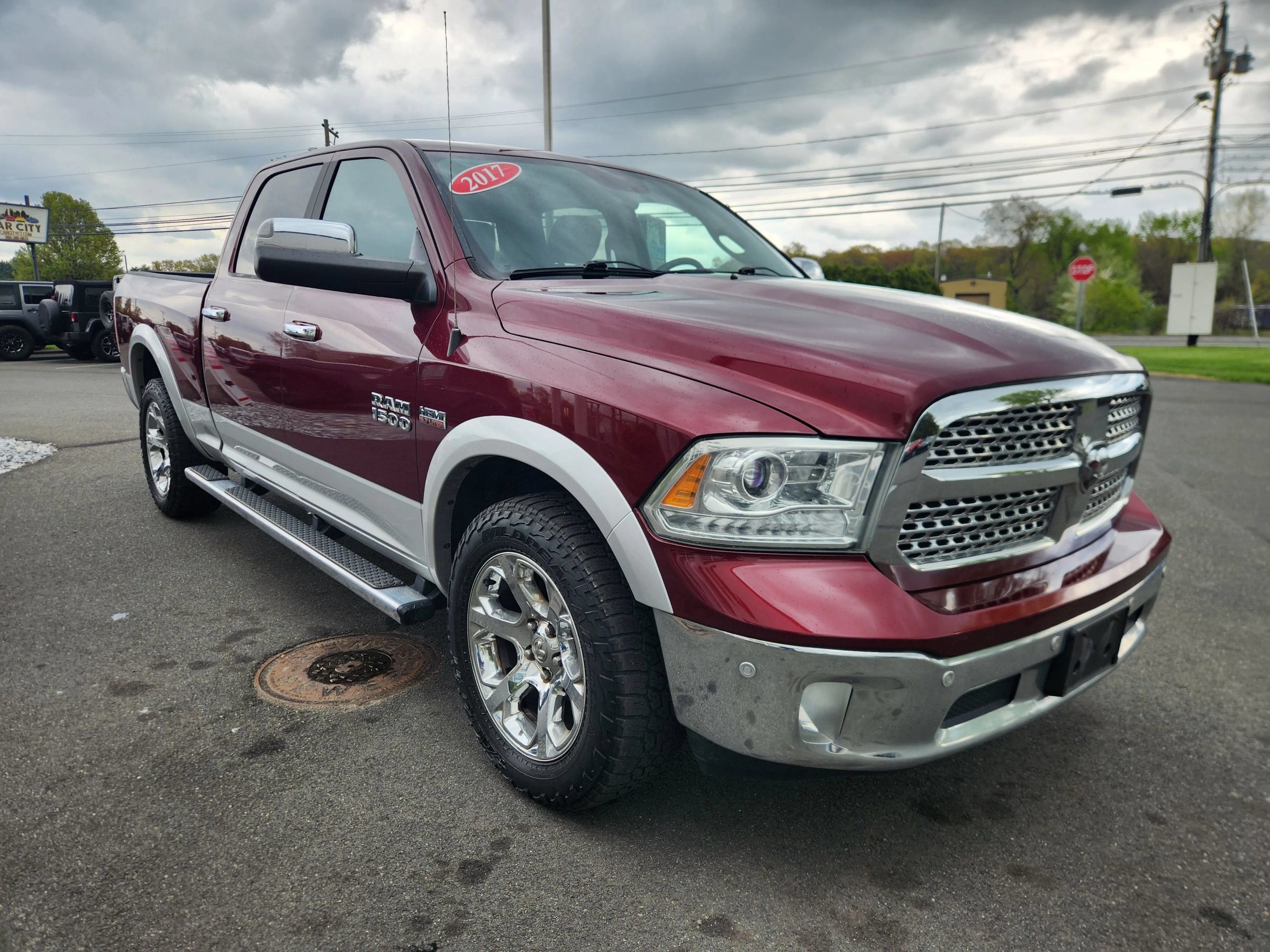 Used 2017 RAM 1500 Laramie w/ Convenience Group AWD/4WD image 18