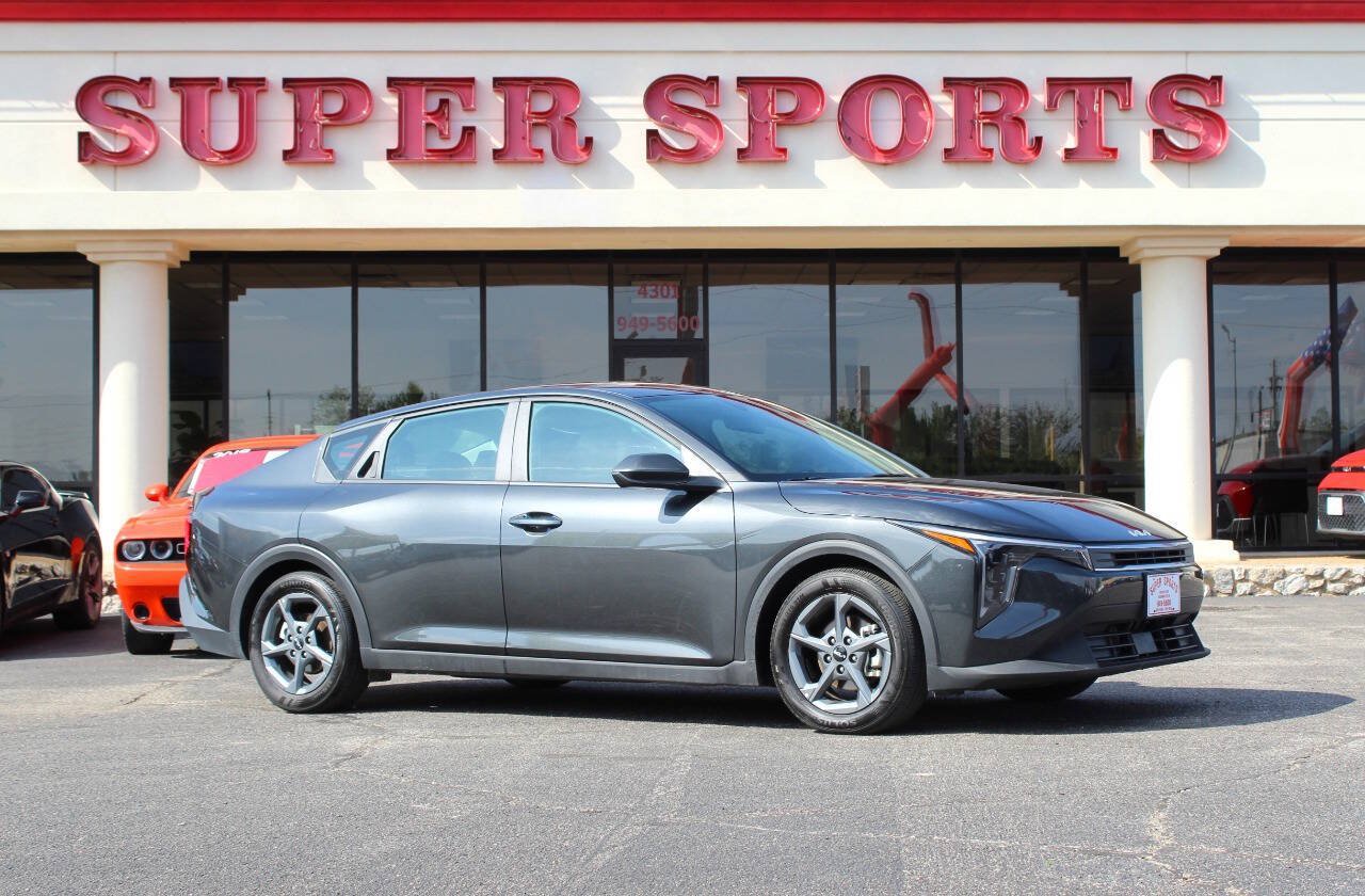 Used 2025 Kia K4 FWD image 1