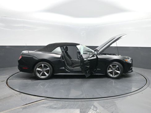 Used 2017 Ford Mustang Convertible w/ Equipment Group 051A image 40