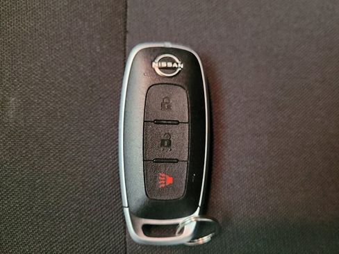 Used 2024 Nissan Kicks S image 32