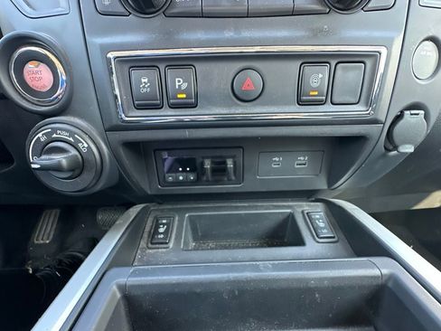 Used 2024 Nissan Titan SV w/ SV Convenience Package AWD/4WD image 15