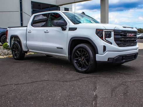 Used 2024 GMC Sierra 1500 Elevation image 3