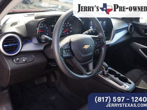 Used 2024 Chevrolet Trax LS FWD image 19