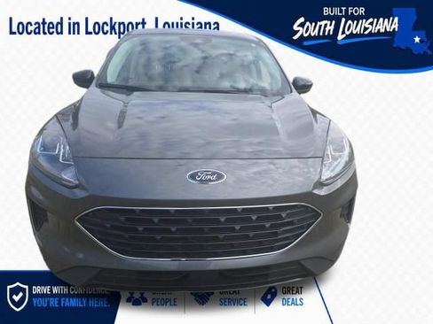 Used 2022 Ford Escape SE w/ SE Sport Appearance Package FWD image 2