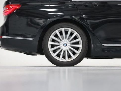 Used 2017 BMW 740i xDrive AWD/4WD image 15