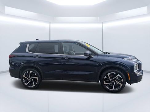 New 2025 Mitsubishi Outlander SE image 2