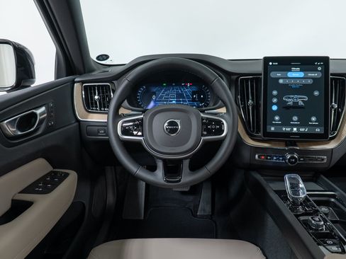 New 2026 Volvo XC60 B5 Core AWD/4WD image 17