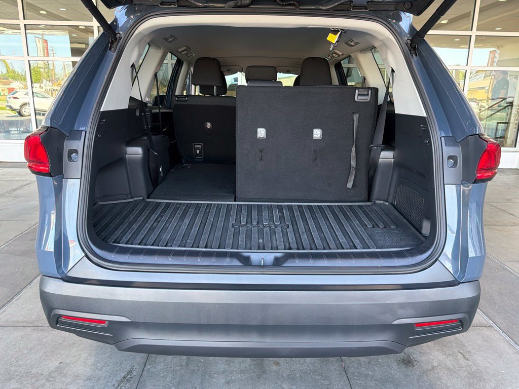 Certified 2025 Toyota Grand Highlander FWD image 15