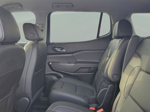 Used 2023 GMC Acadia SLT w/ Elevation Edition image 13