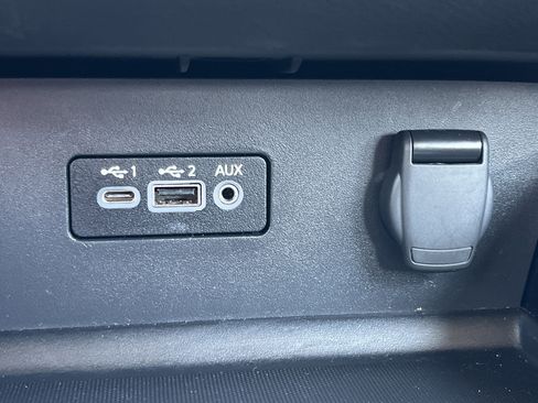 Used 2025 Nissan Altima 2.5 SR image 8