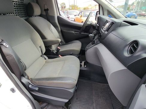 Used 2018 Nissan NV200 S image 17