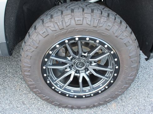Used 2021 Chevrolet Silverado 1500 LT Trail Boss w/ Bed Protection Package AWD/4WD image 9
