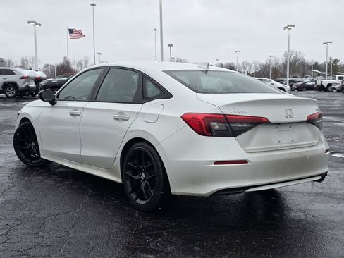 Used 2023 Honda Civic Sport image 3