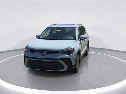 New 2026 Volkswagen Taos SE FWD image 3