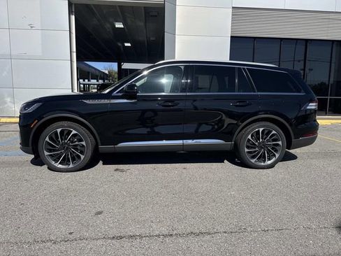 New 2026 Lincoln Aviator Reserve w/ Illumination Package image 6