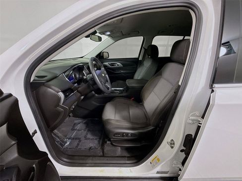 Used 2021 Chevrolet Traverse LT FWD image 2