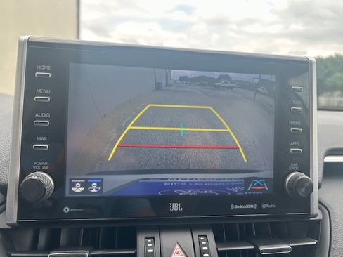 Used 2022 Toyota RAV4 XLE Premium FWD image 21