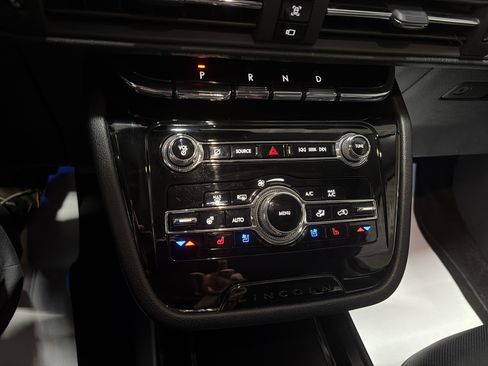 Used 2021 Lincoln Corsair AWD w/ Equipment Group 101A image 22