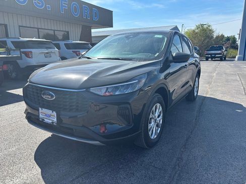 New 2025 Ford Escape Active w/ Cold Weather Package AWD/4WD image 2