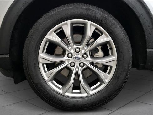 Certified 2022 Ford Explorer Limited image 11