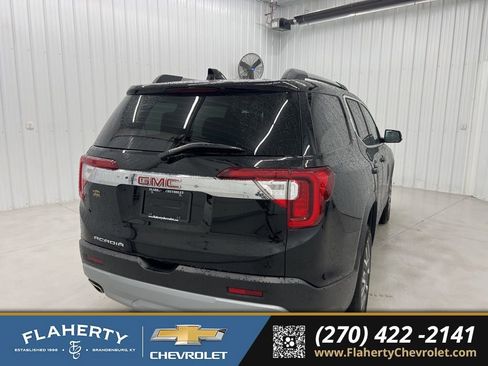 Used 2023 GMC Acadia SLE w/ Driver Convenience Package image 3