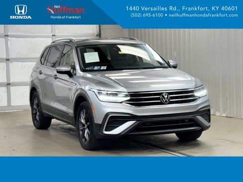 Used 2022 Volkswagen Tiguan SE image 1