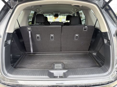 Used 2025 Honda Pilot EX-L image 6