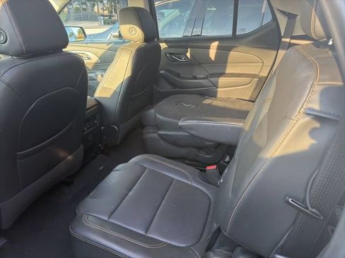 Used 2020 Chevrolet Traverse LT FWD image 9