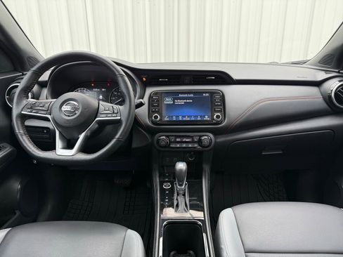 Used 2021 Nissan Kicks SR w/ SR Premium Package image 18