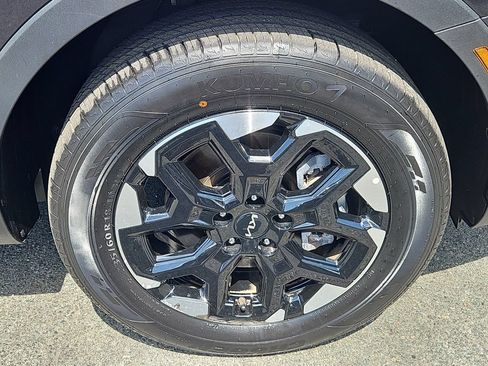Certified 2025 Kia Sorento S AWD/4WD image 9