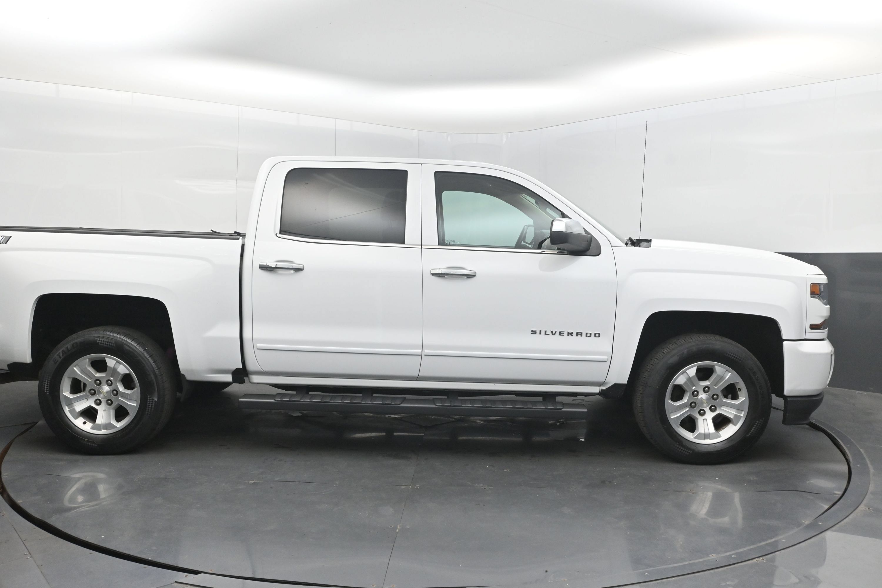 Used 2018 Chevrolet Silverado 1500 LT w/ All Star Edition AWD/4WD image 10