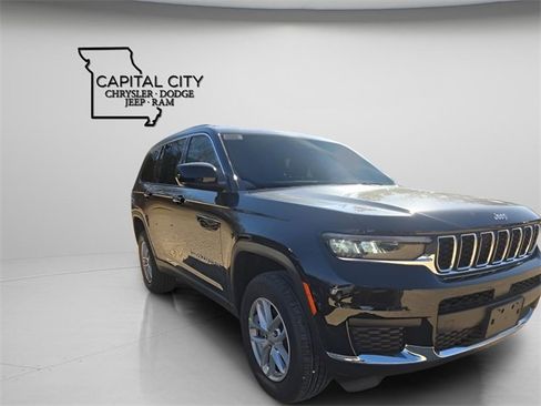 New 2025 Jeep Grand Cherokee L Laredo image 1