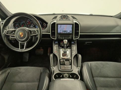 Used 2018 Porsche Cayenne AWD image 27