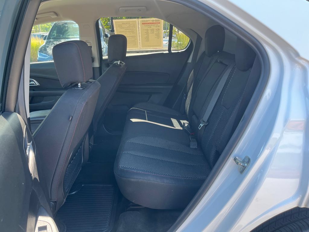 Used 2017 Chevrolet Equinox LT FWD image 26