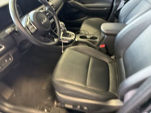 Used 2024 Kia Seltos EX AWD/4WD image 3