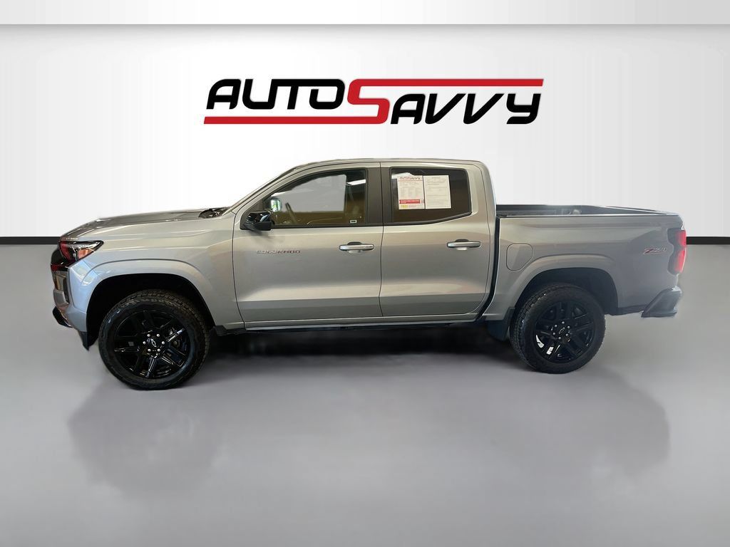 Used 2025 Chevrolet Colorado Z71 w/ Z71 Convenience Package 2 AWD/4WD image 4