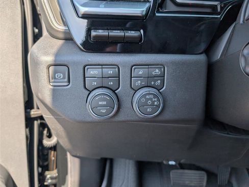 New 2026 Chevrolet Silverado 1500 High Country AWD/4WD image 14
