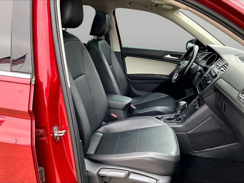 Used 2018 Volkswagen Tiguan SEL AWD/4WD image 10