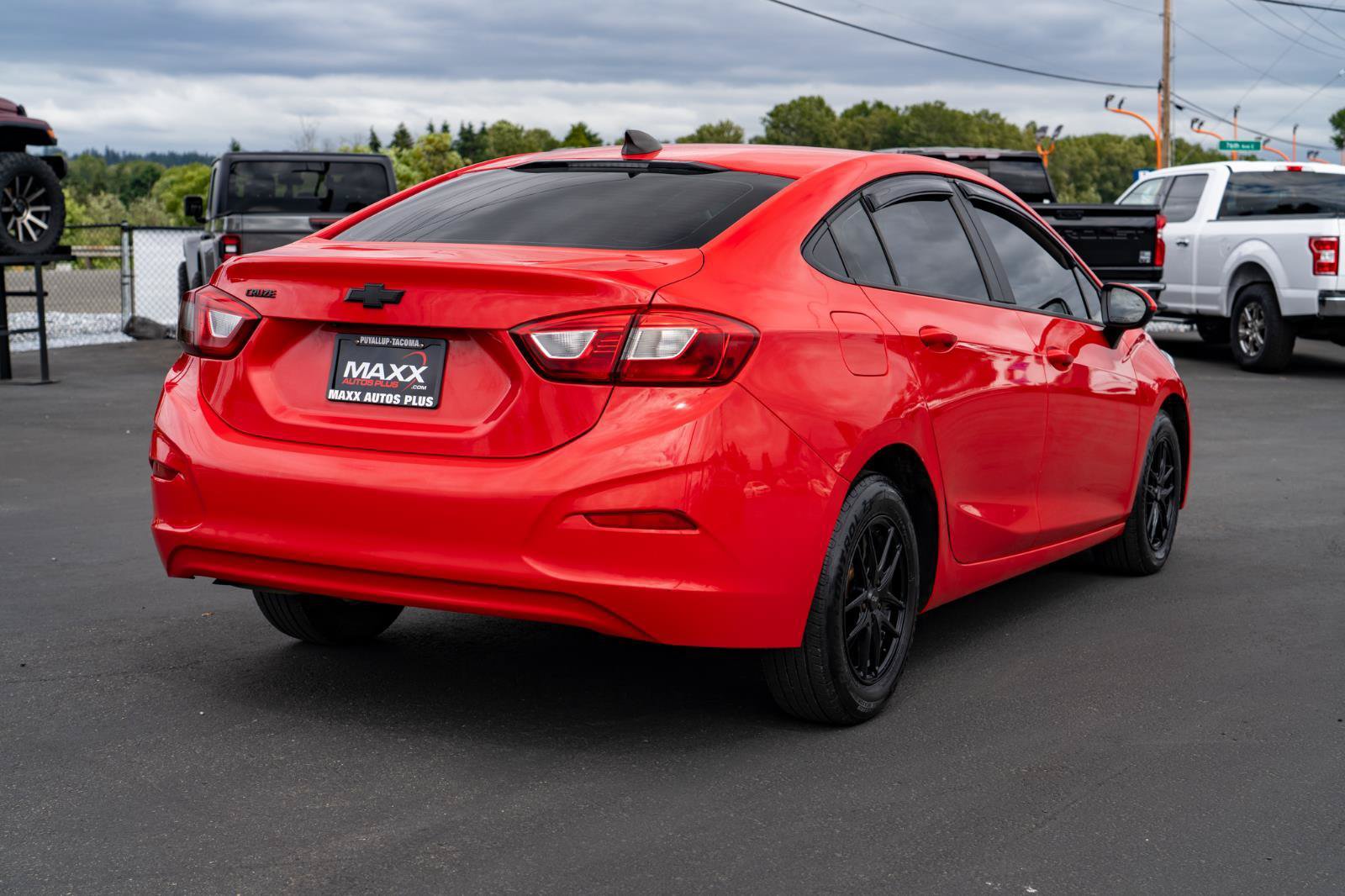 Used 2018 Chevrolet Cruze LS FWD image 8