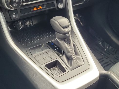 Certified 2025 Toyota RAV4 XLE AWD/4WD image 31