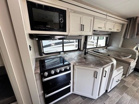 Used 2022 Ford E-450 and Econoline 450 Super Duty w/ Motorhome Prep Package RWD image 31