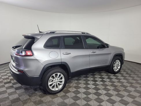Used 2021 Jeep Cherokee Latitude FWD image 10