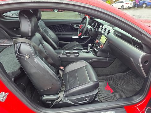 Used 2018 Ford Mustang Premium image 11